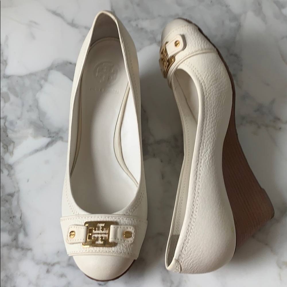 Tory Burch Cream Wedge Heels w gold details